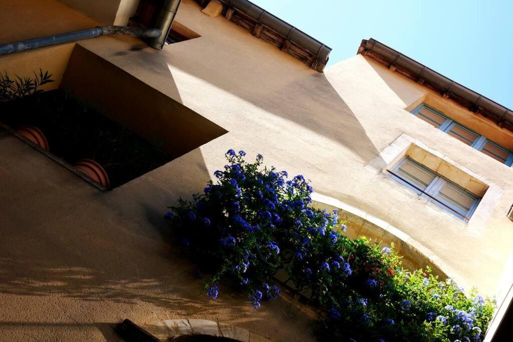 P2 De Charme - Centre-ville Apartamento Nimes